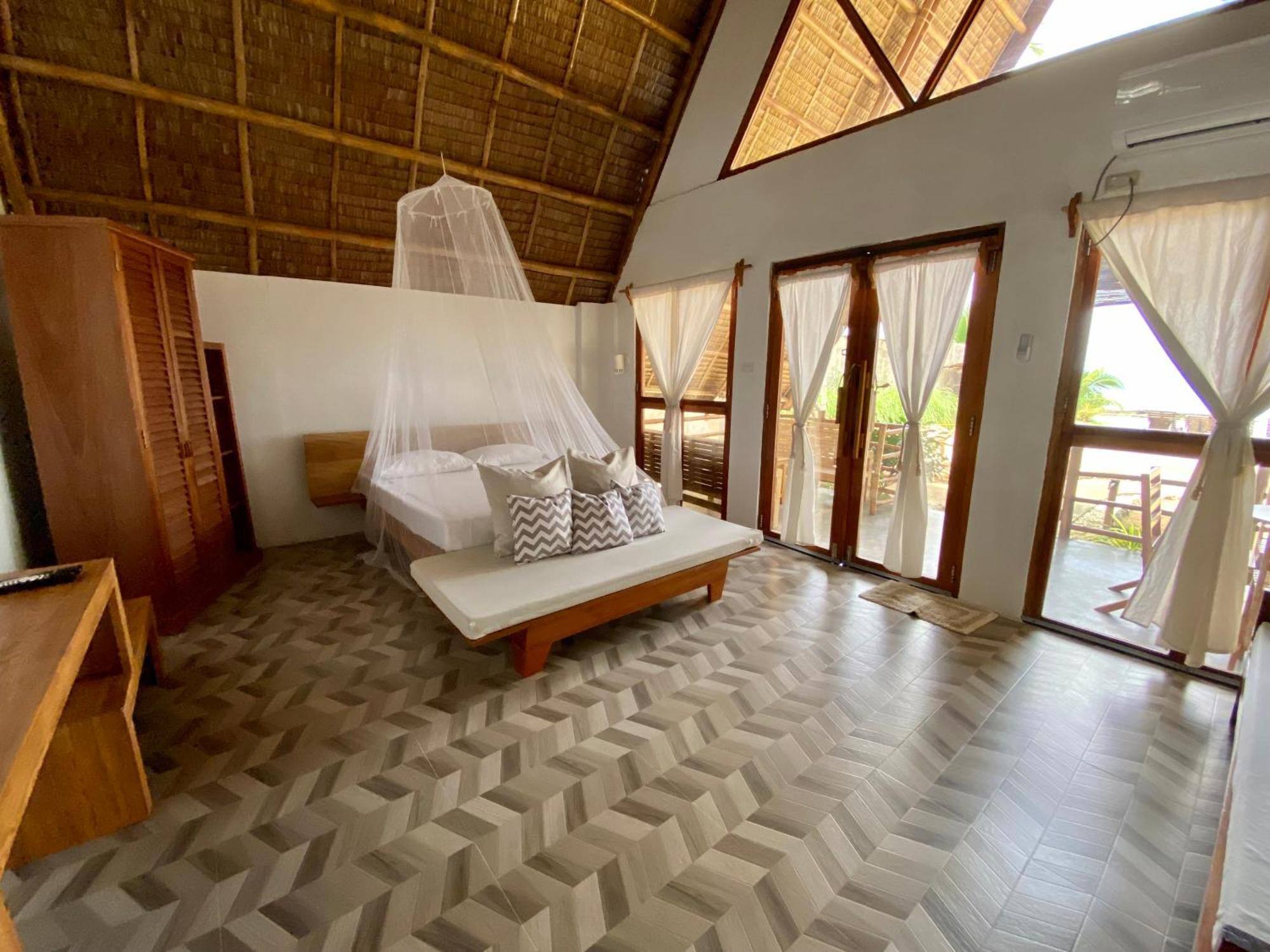 Surya Beach Resort Palawan Aborlan 外观 照片